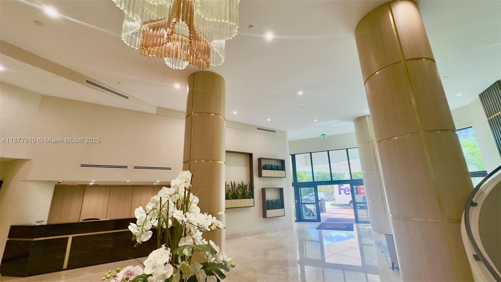 MYSTIC POINTE TOWER 400 C - Residential