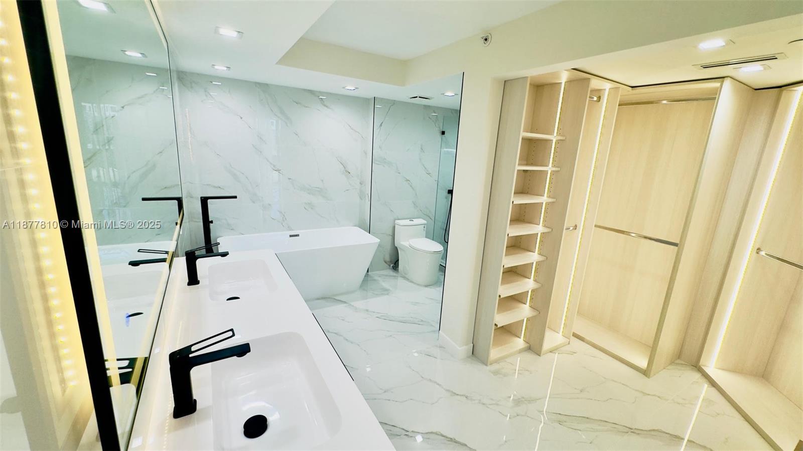 MYSTIC POINTE TOWER 400 C - Residential