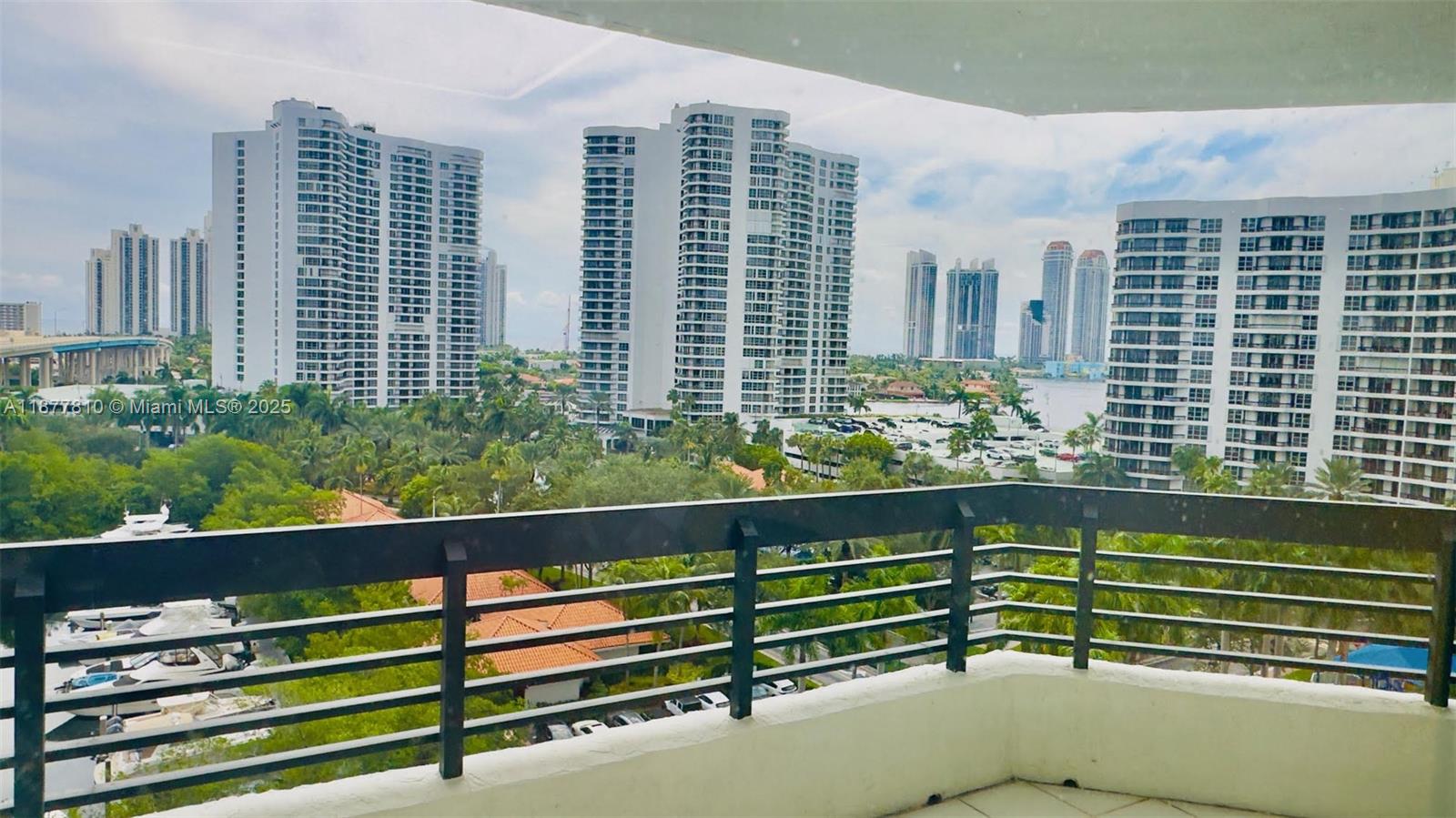 MYSTIC POINTE TOWER 400 C - Residential