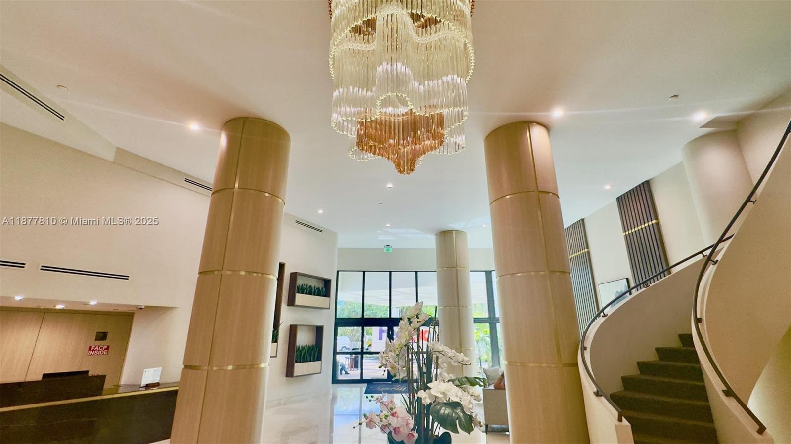 MYSTIC POINTE TOWER 400 C - Residential