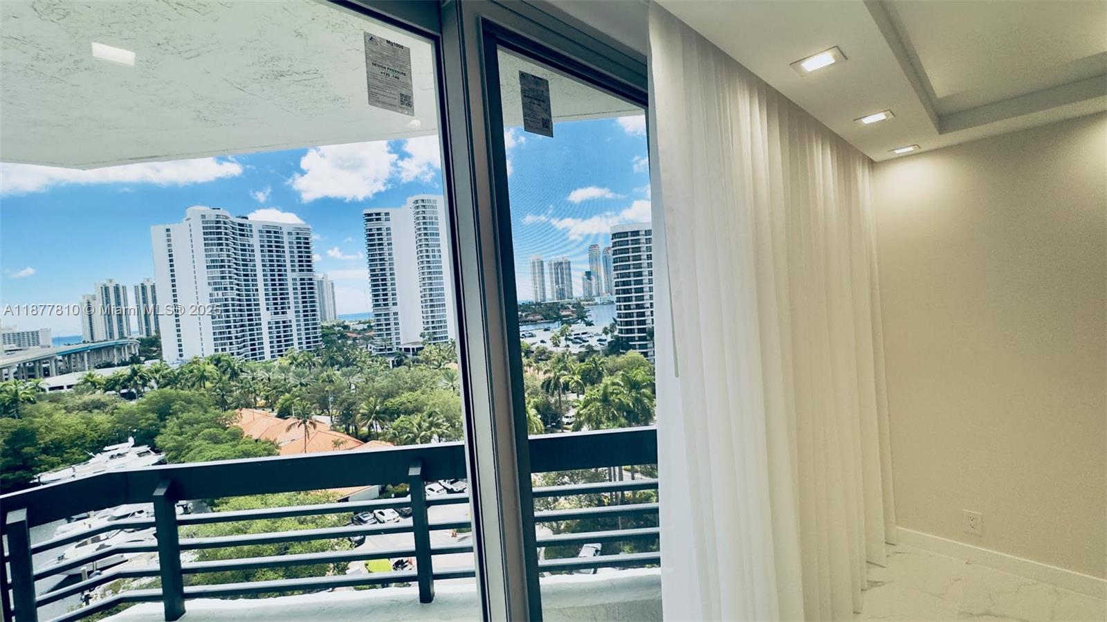 MYSTIC POINTE TOWER 400 C - Residential