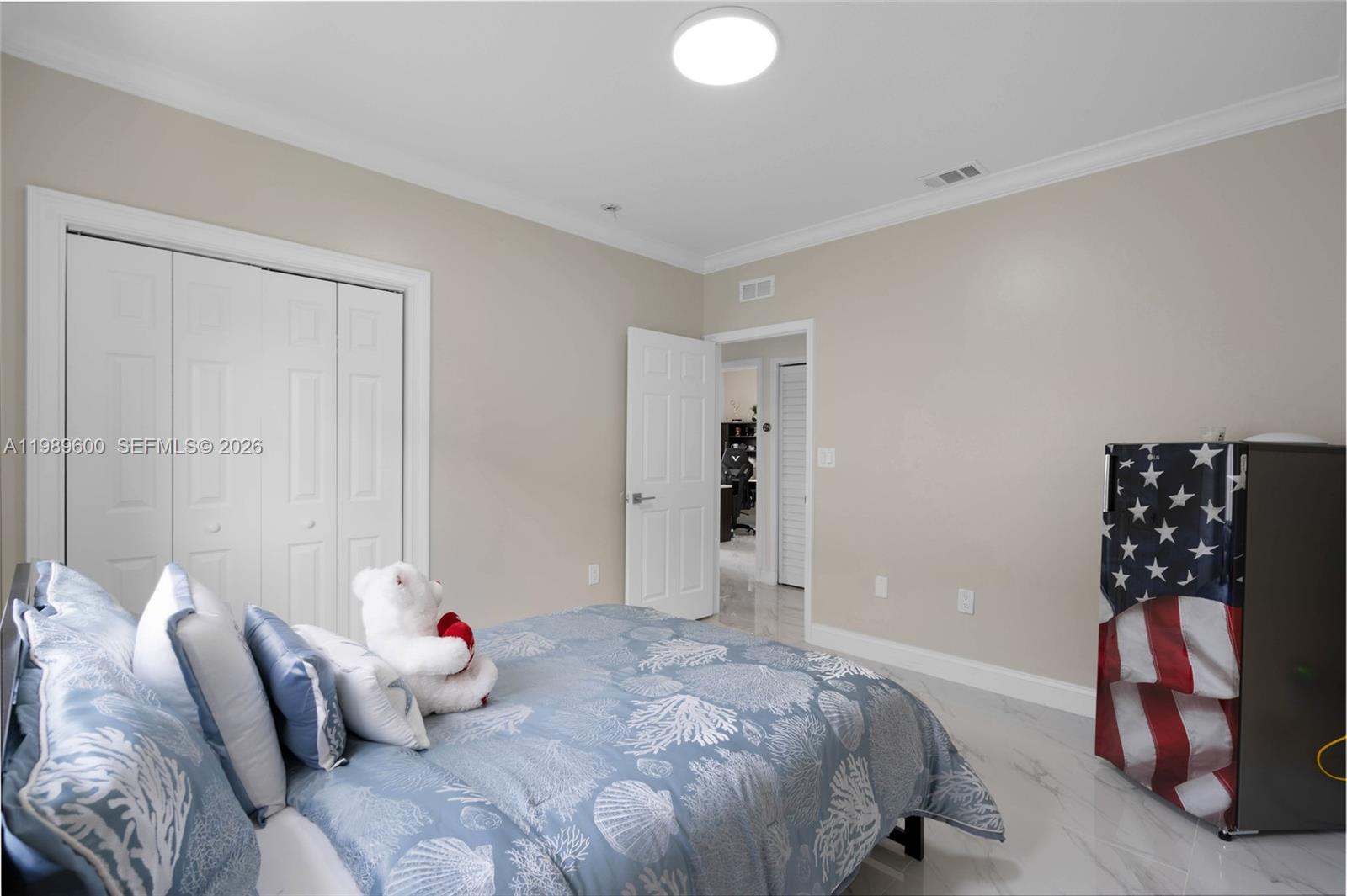 FLORIDIAN BAY ESTATES - Residential