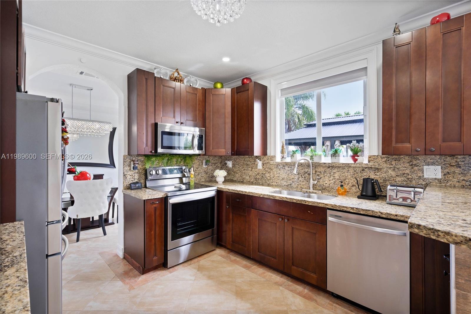 FLORIDIAN BAY ESTATES - Residential