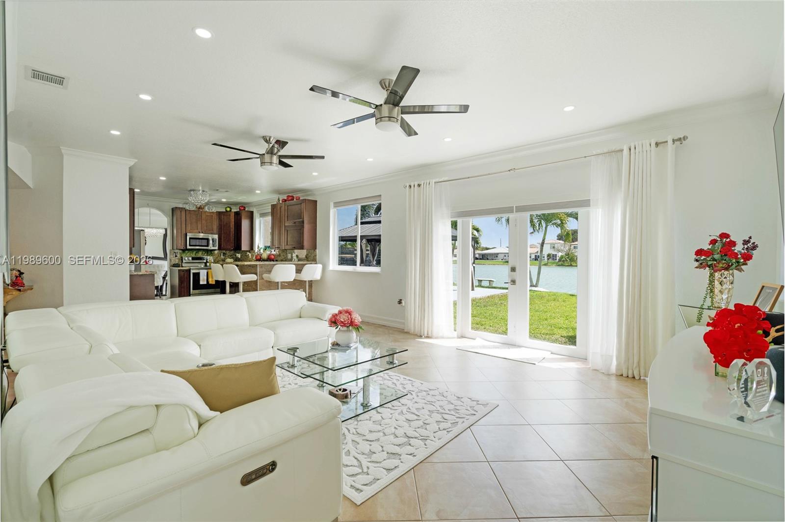 FLORIDIAN BAY ESTATES - Residential