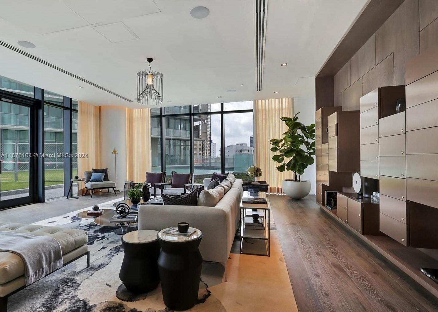 GRAN PARAISO CONDO - Residential