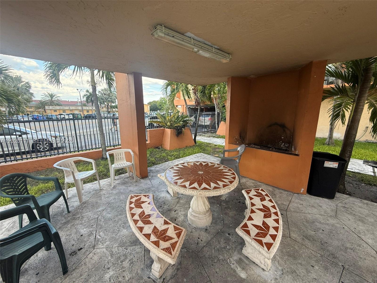 INTERNATIONAL CONDO - Residential