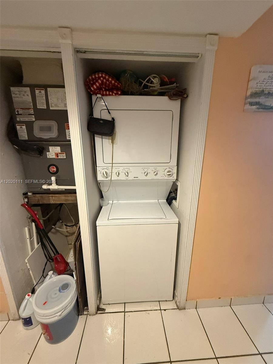 INTERNATIONAL CONDO - Residential