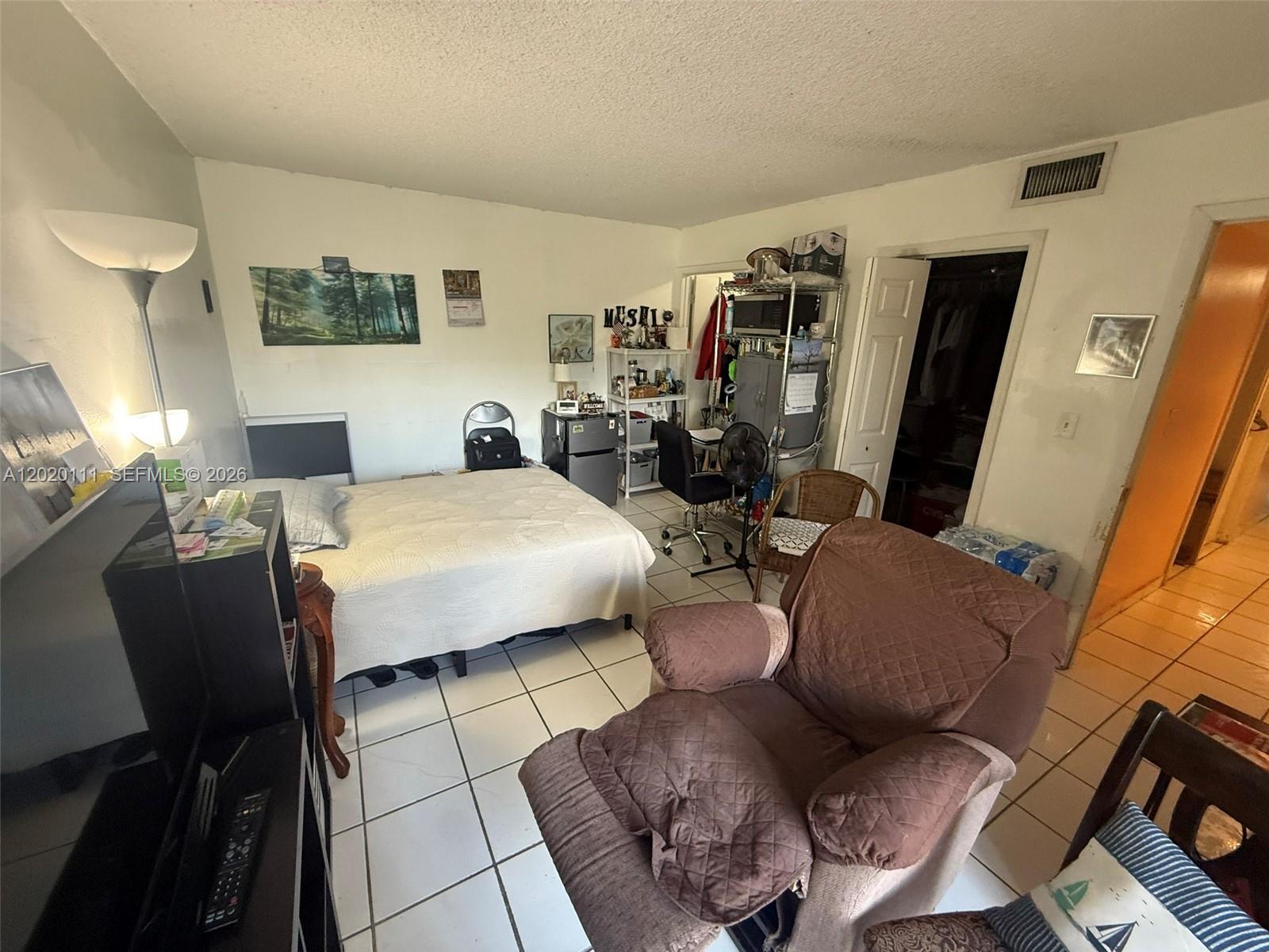 INTERNATIONAL CONDO - Residential