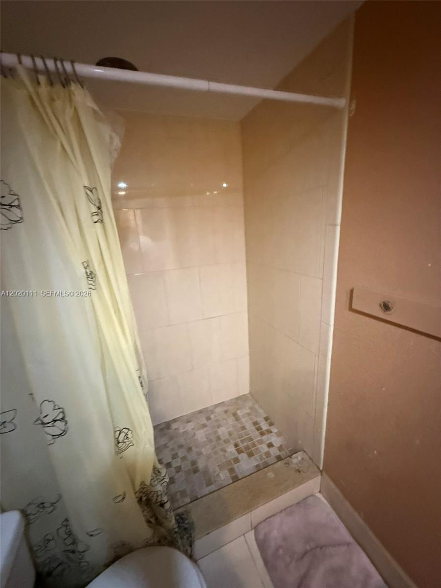 INTERNATIONAL CONDO - Residential