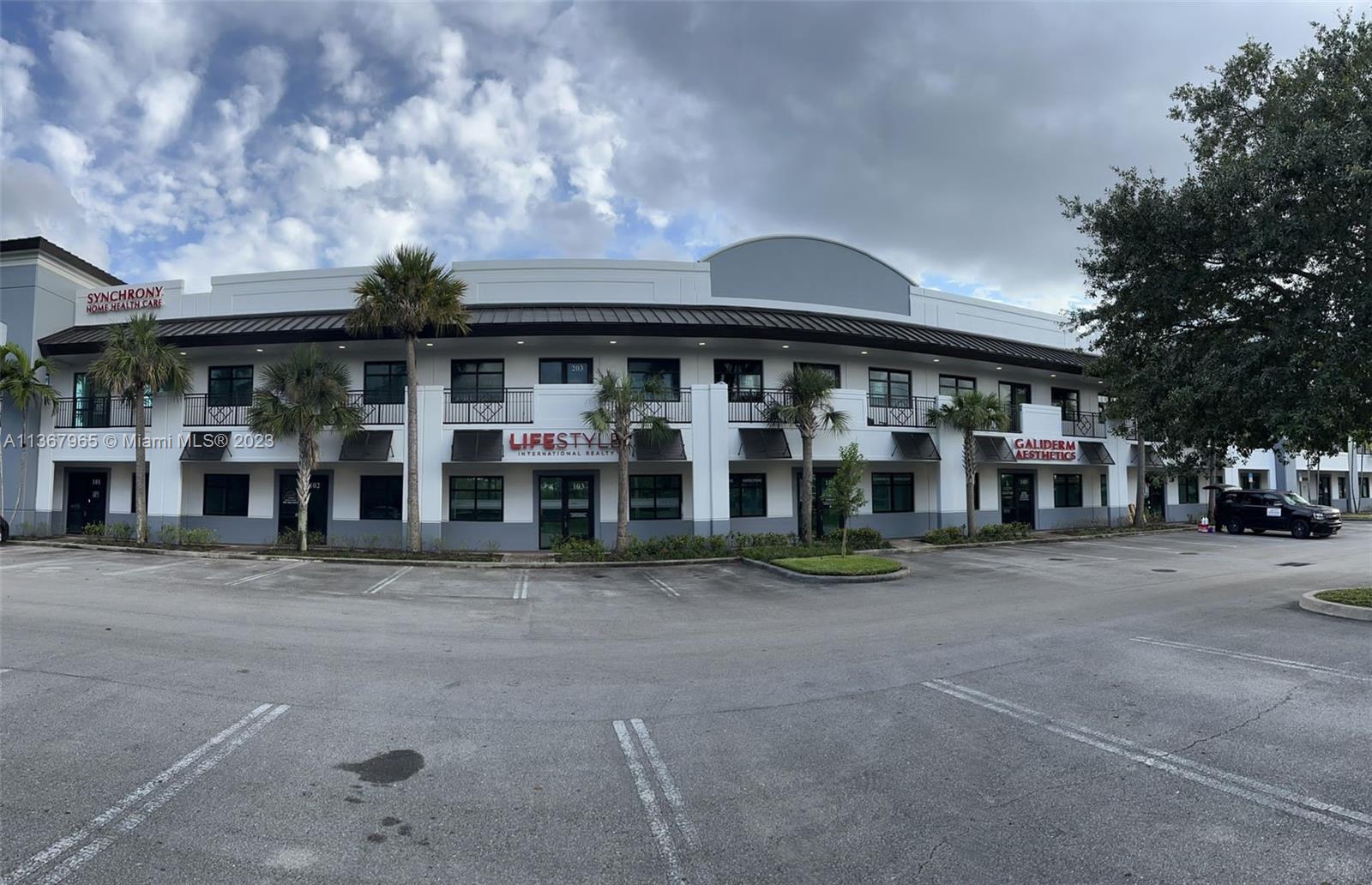 Welcome to Belvedere Plaza. Class A building with low maintenance fees! Place your eyes on this amazing opportunity to build out your desired office. This 1200 Sq/ft office space is ready for you to make it fit your needs. 2nd-floor unit. Major Exposure on Belvedere Road, Royal Palm Beach - Centrally located office on Belvedere Plaza next to the USCIS immigration building. Plaza is surrounded by residential properties as well as a busy shopping center anchored by Walmart. Space will be delivered in Shell Condition. Seller Motivated. Seller Financing.