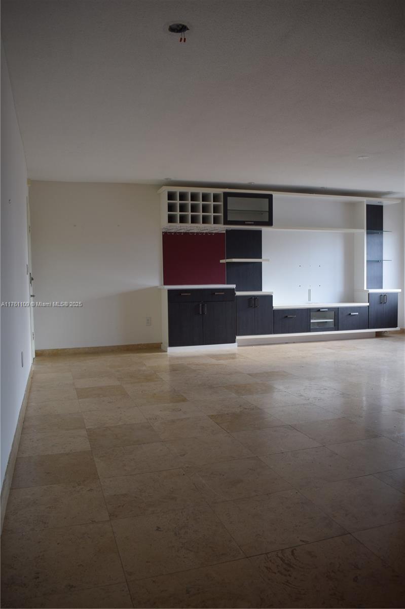 1020 94th St 402, Bay Harbor Islands, Miami-Dade County, Florida - 1 Bedrooms  
2 Bathrooms - 