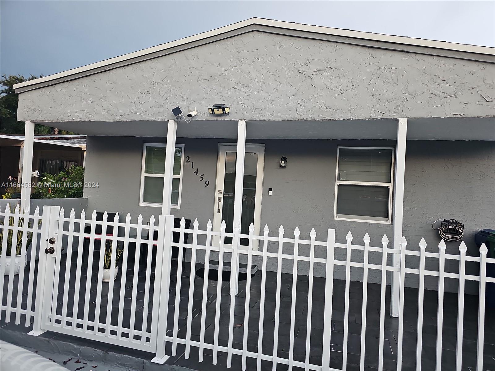 Property for Sale at 21459 Nw 40th Cir Ct, Miami Gardens, Broward County, Florida - Bedrooms: 3 
Bathrooms: 1  - $414,900