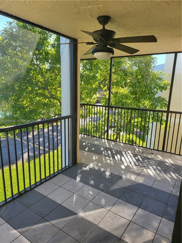 BLDG 130 OF COUNTRY CLUB - Residential Lease