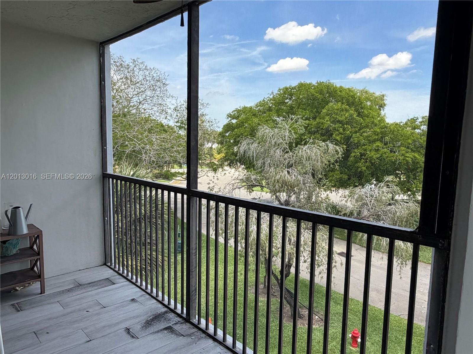 BLDG 130 OF COUNTRY CLUB - Residential Lease