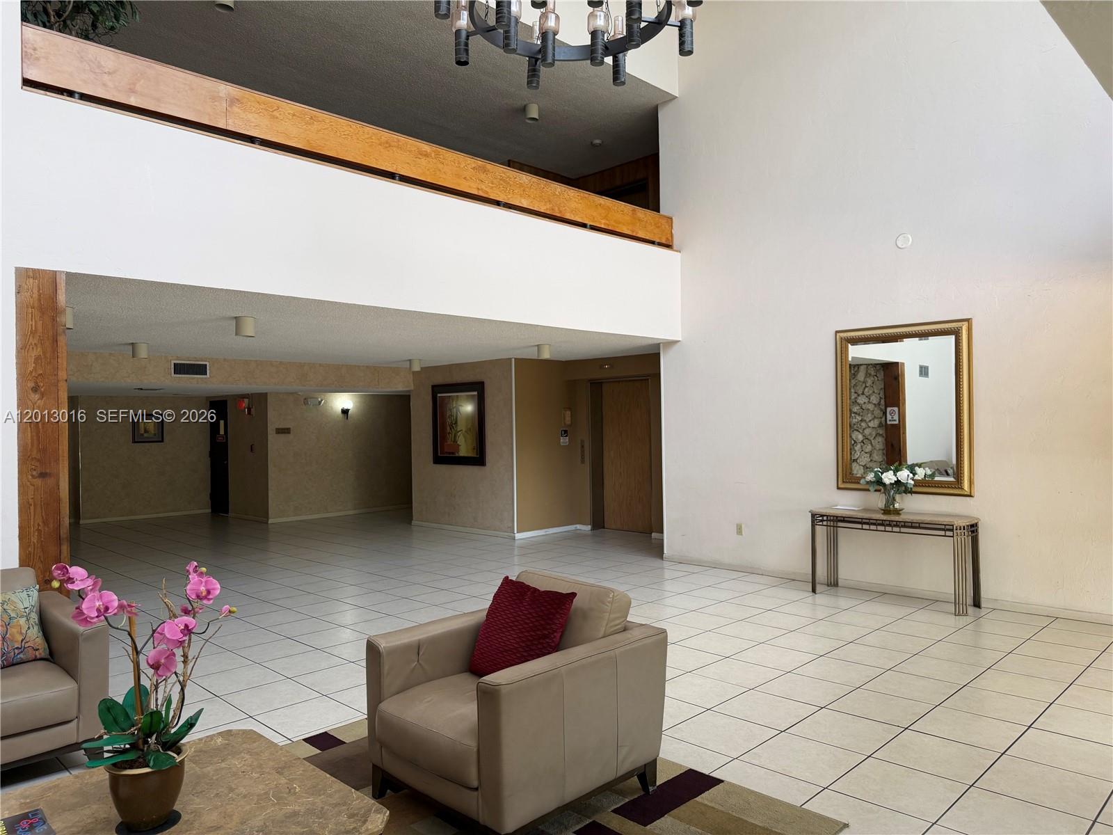 BLDG 130 OF COUNTRY CLUB - Residential Lease
