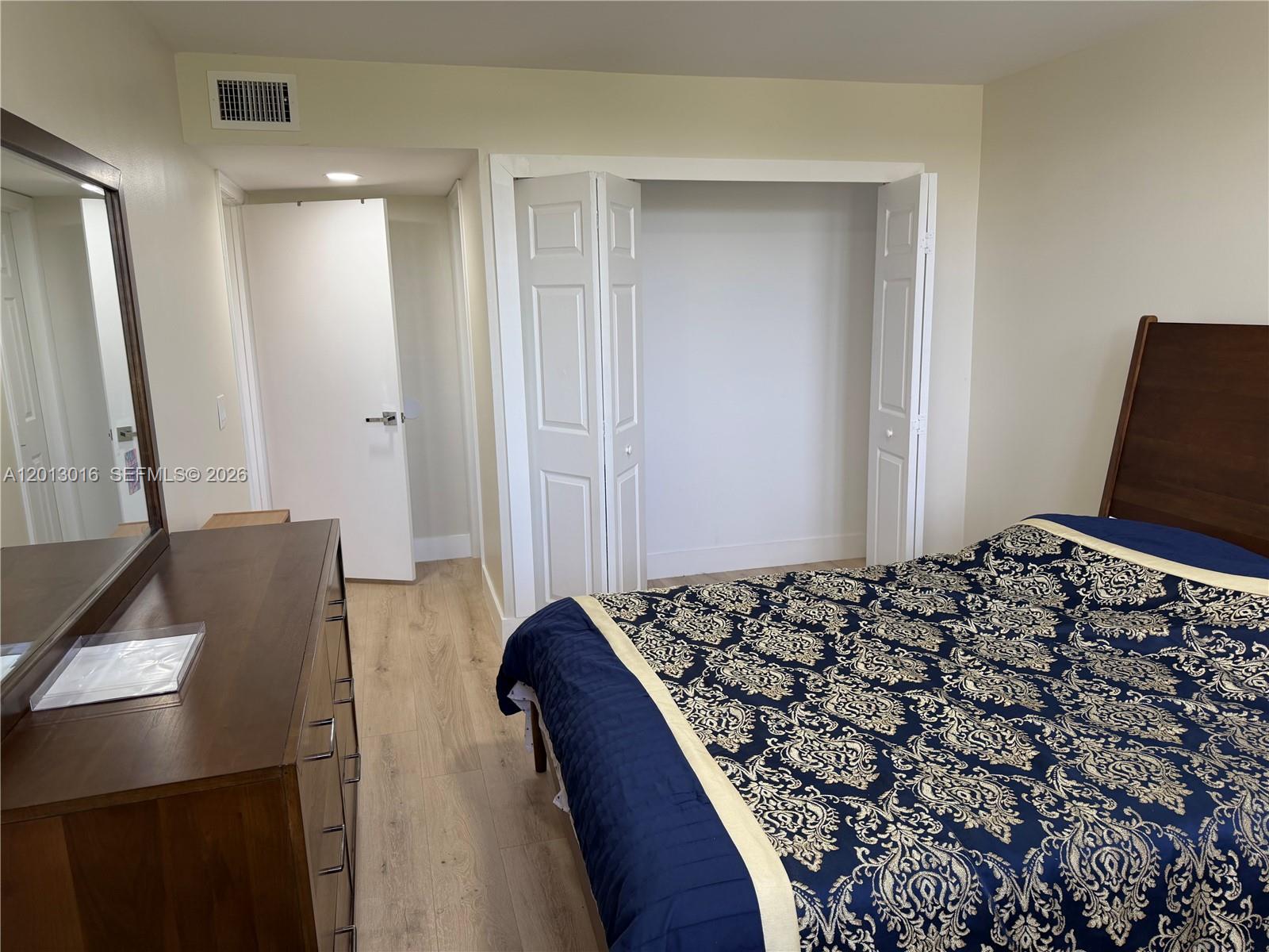 BLDG 130 OF COUNTRY CLUB - Residential Lease