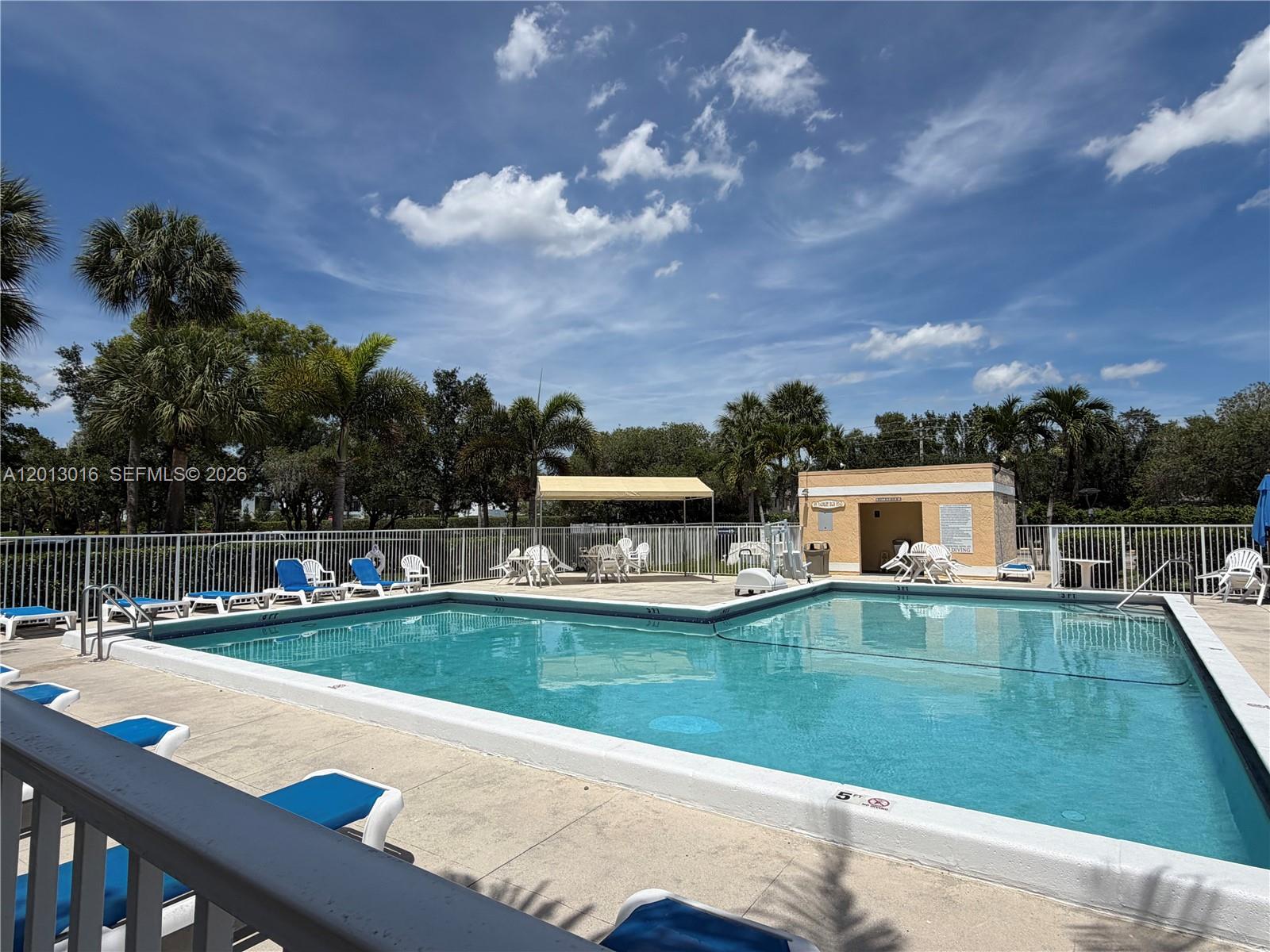 BLDG 130 OF COUNTRY CLUB - Residential Lease