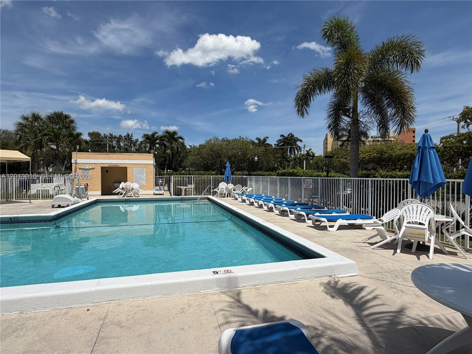 BLDG 130 OF COUNTRY CLUB - Residential Lease