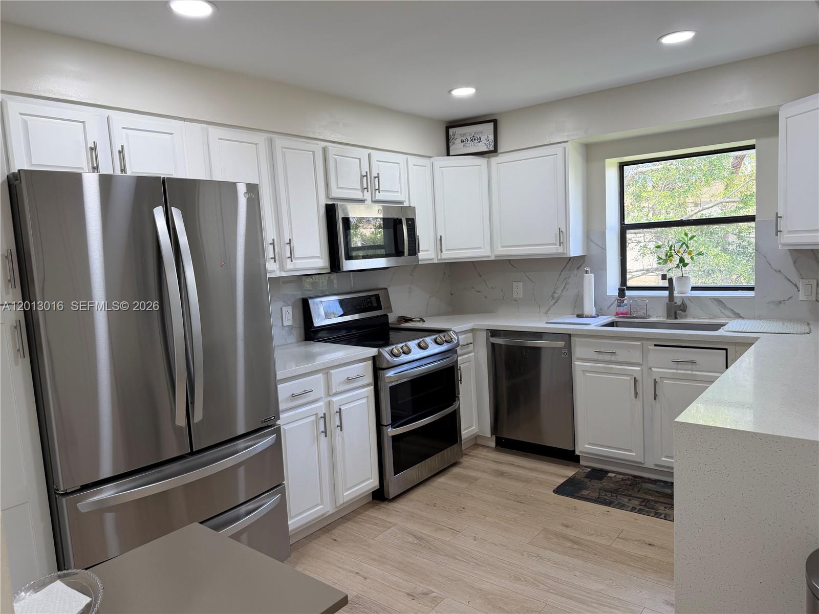 BLDG 130 OF COUNTRY CLUB - Residential Lease