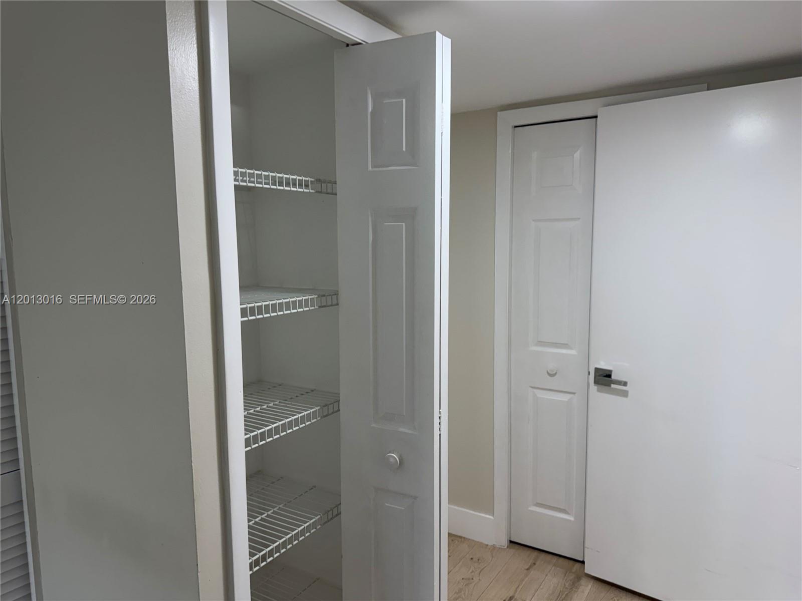 BLDG 130 OF COUNTRY CLUB - Residential Lease