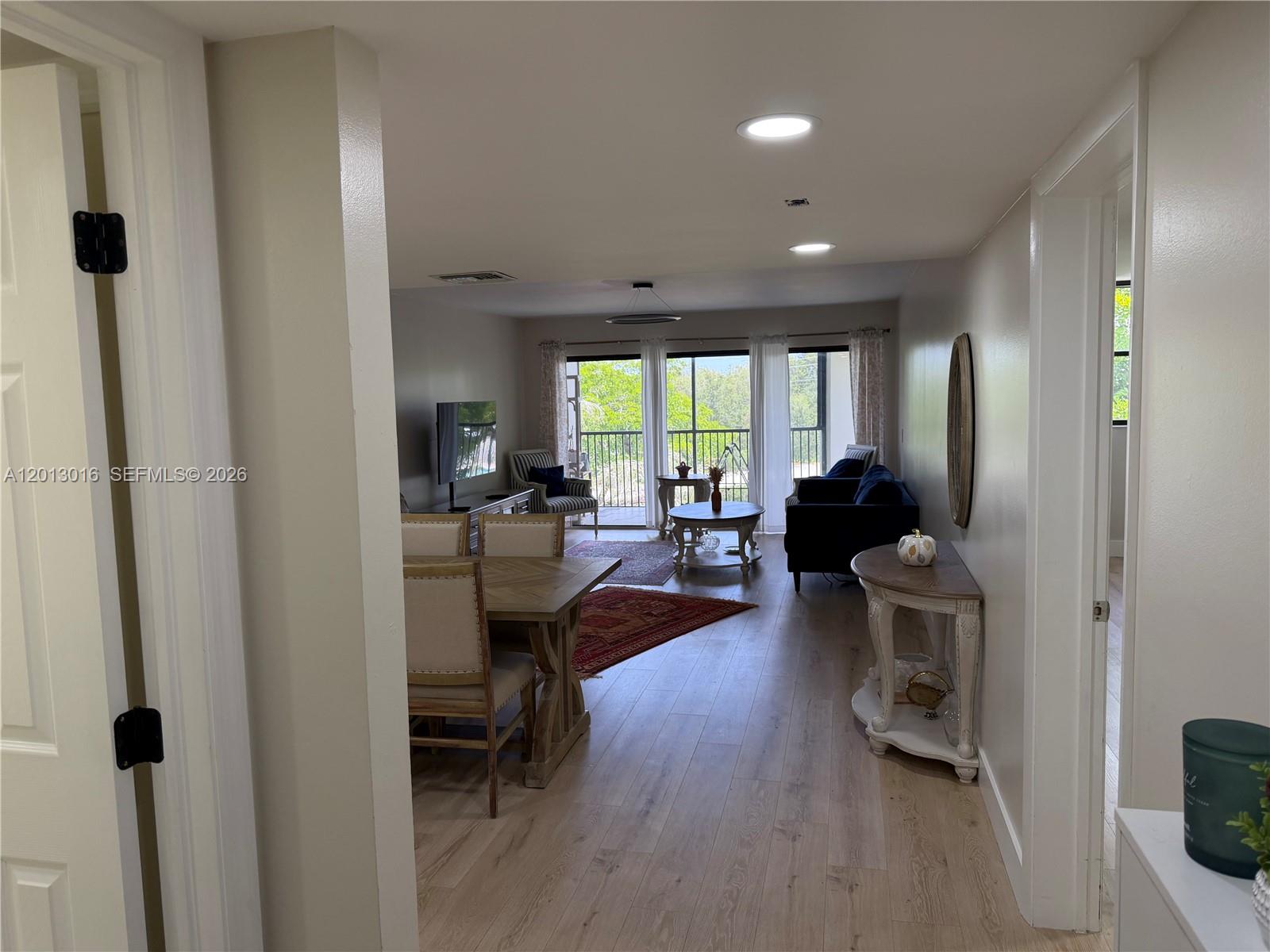 BLDG 130 OF COUNTRY CLUB - Residential Lease