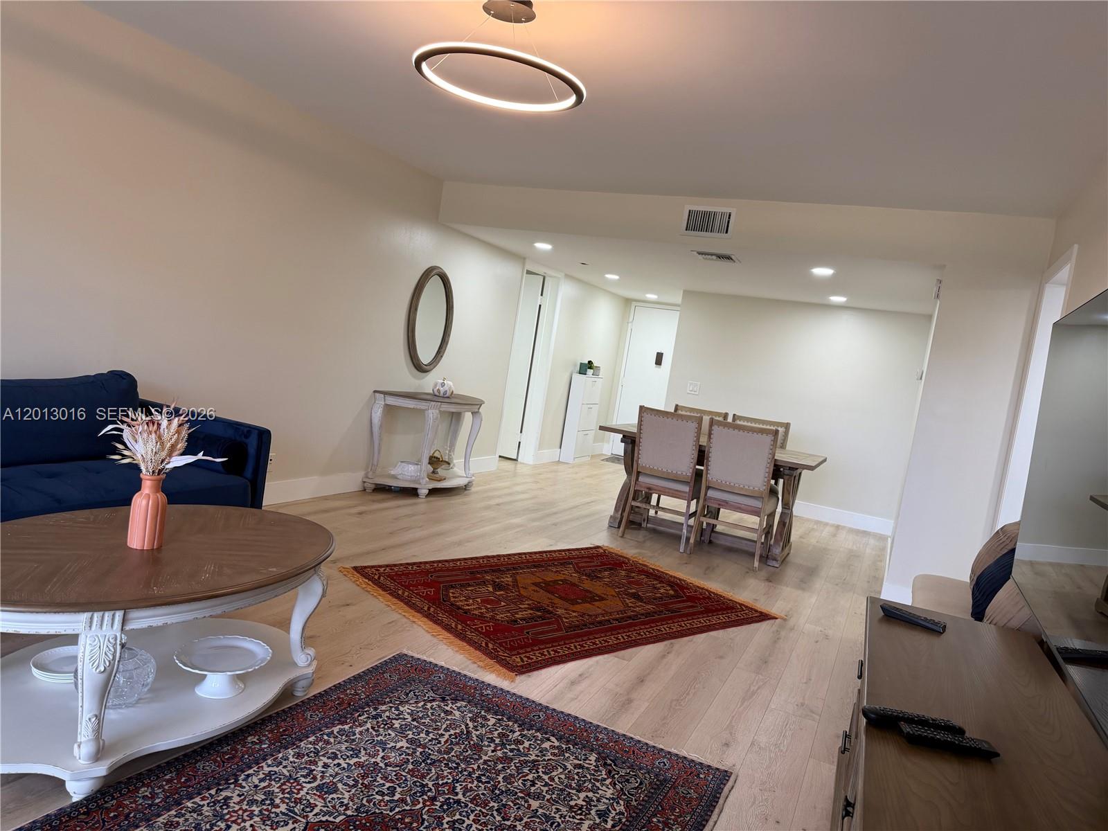 BLDG 130 OF COUNTRY CLUB - Residential Lease