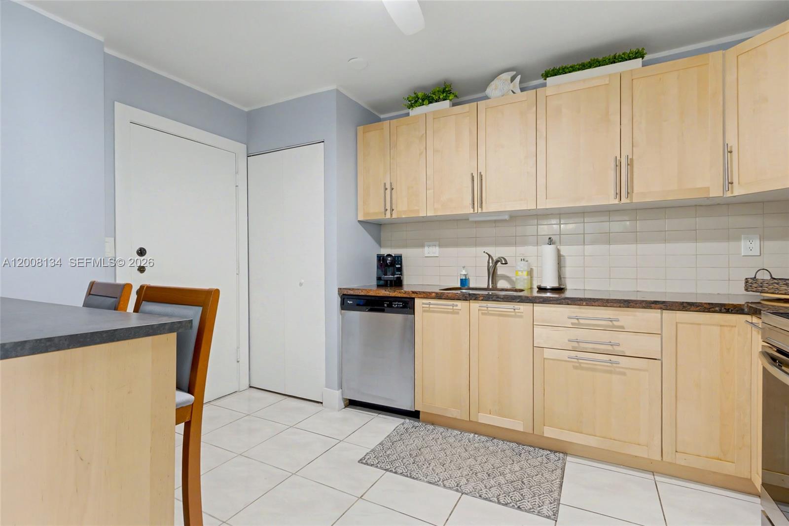 CAMBRIDGE TOWERS CONDO - Residential