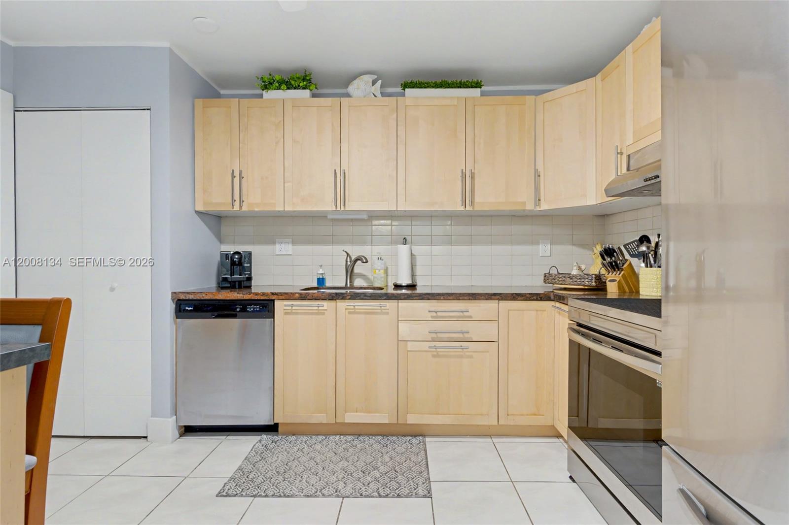 CAMBRIDGE TOWERS CONDO - Residential