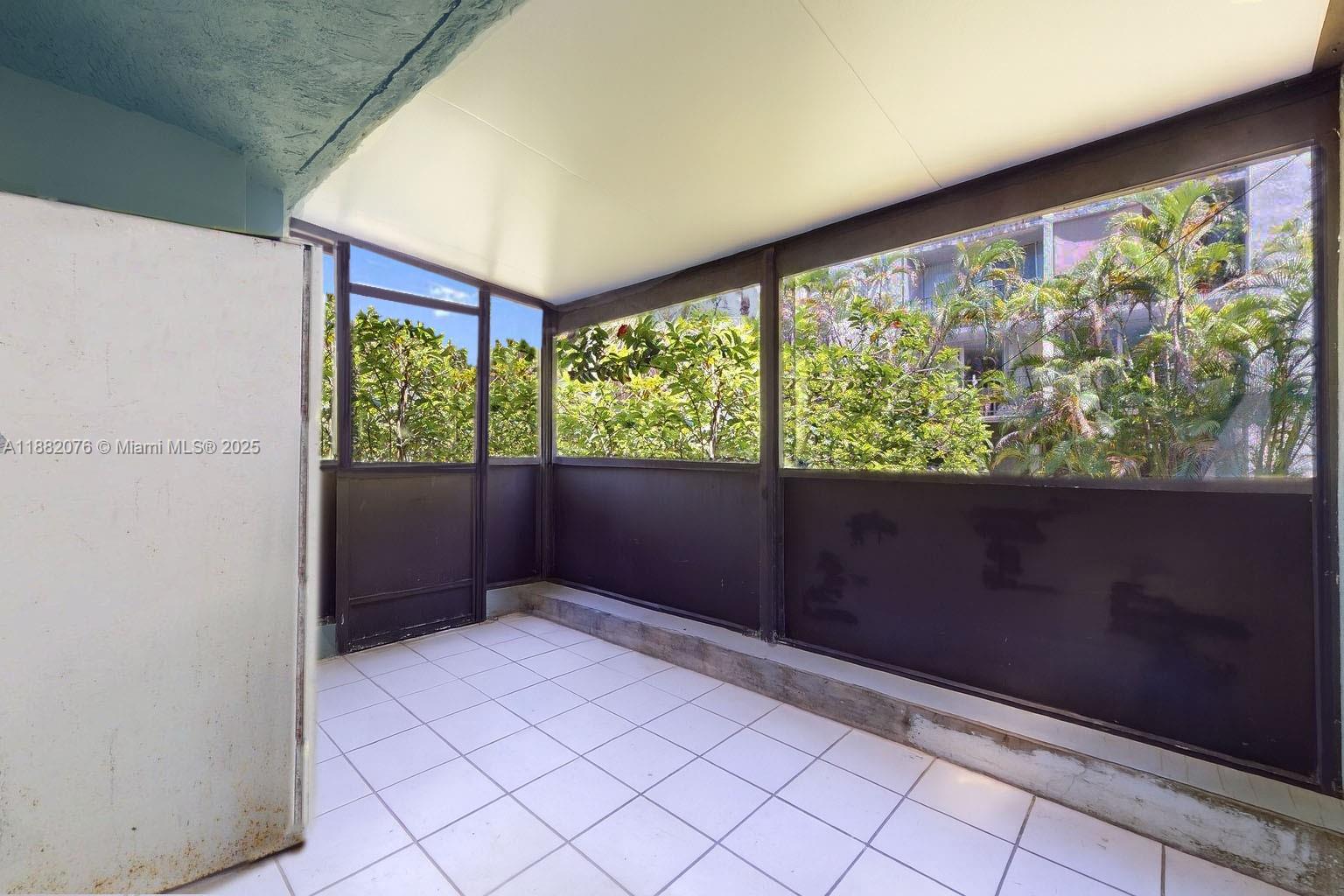 THE GREENS CONDO - Residential