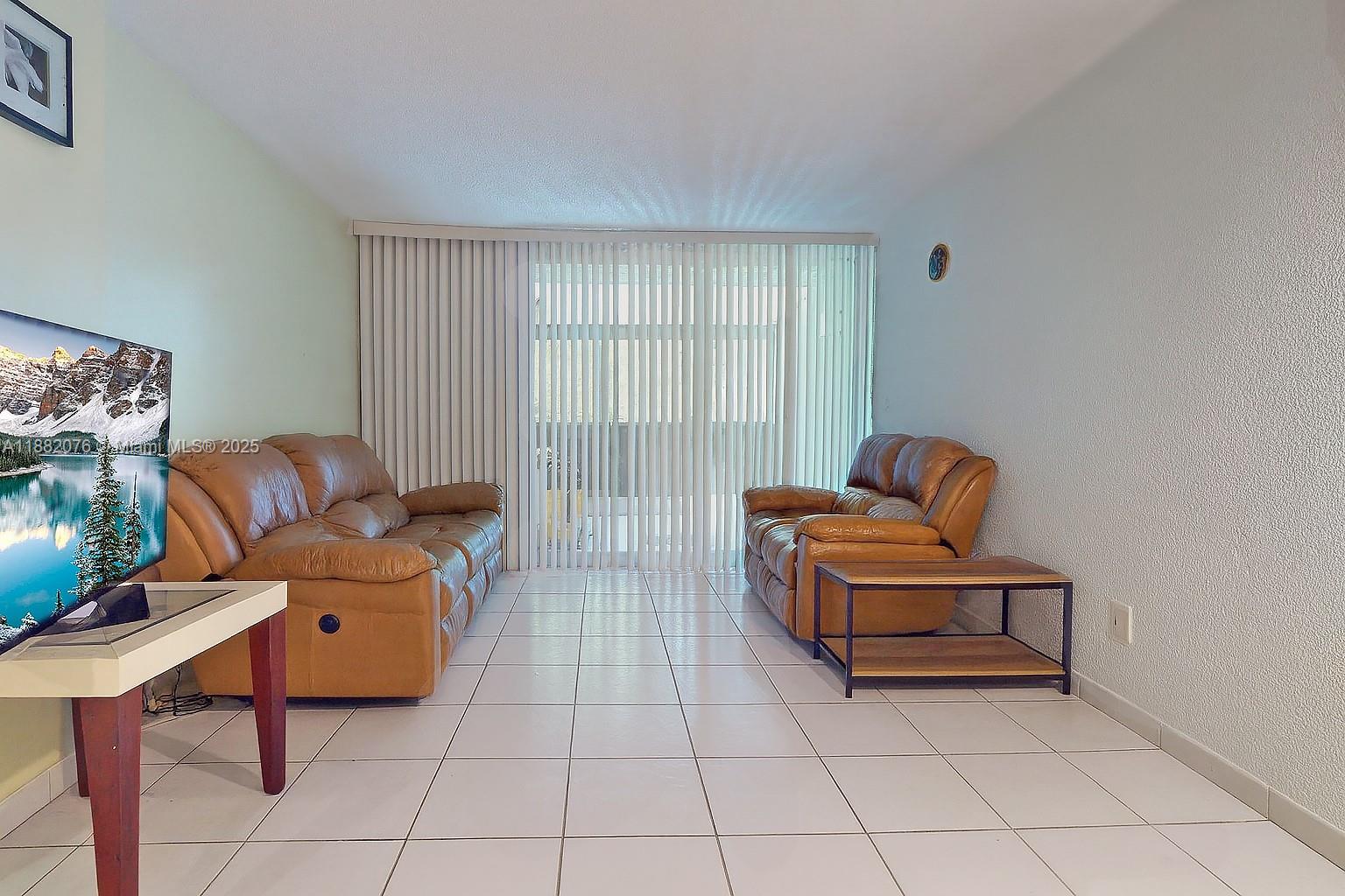 THE GREENS CONDO - Residential