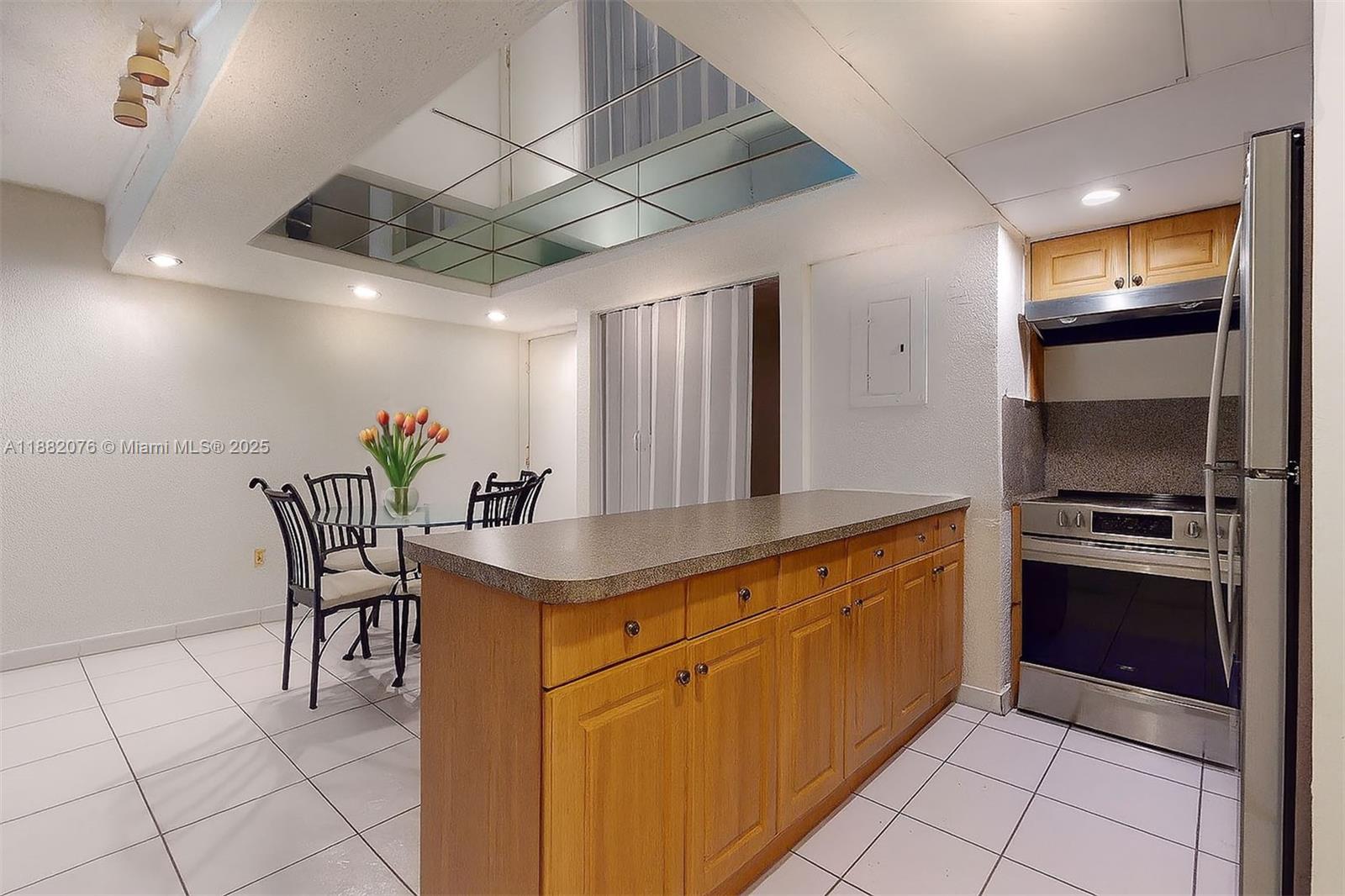 THE GREENS CONDO - Residential