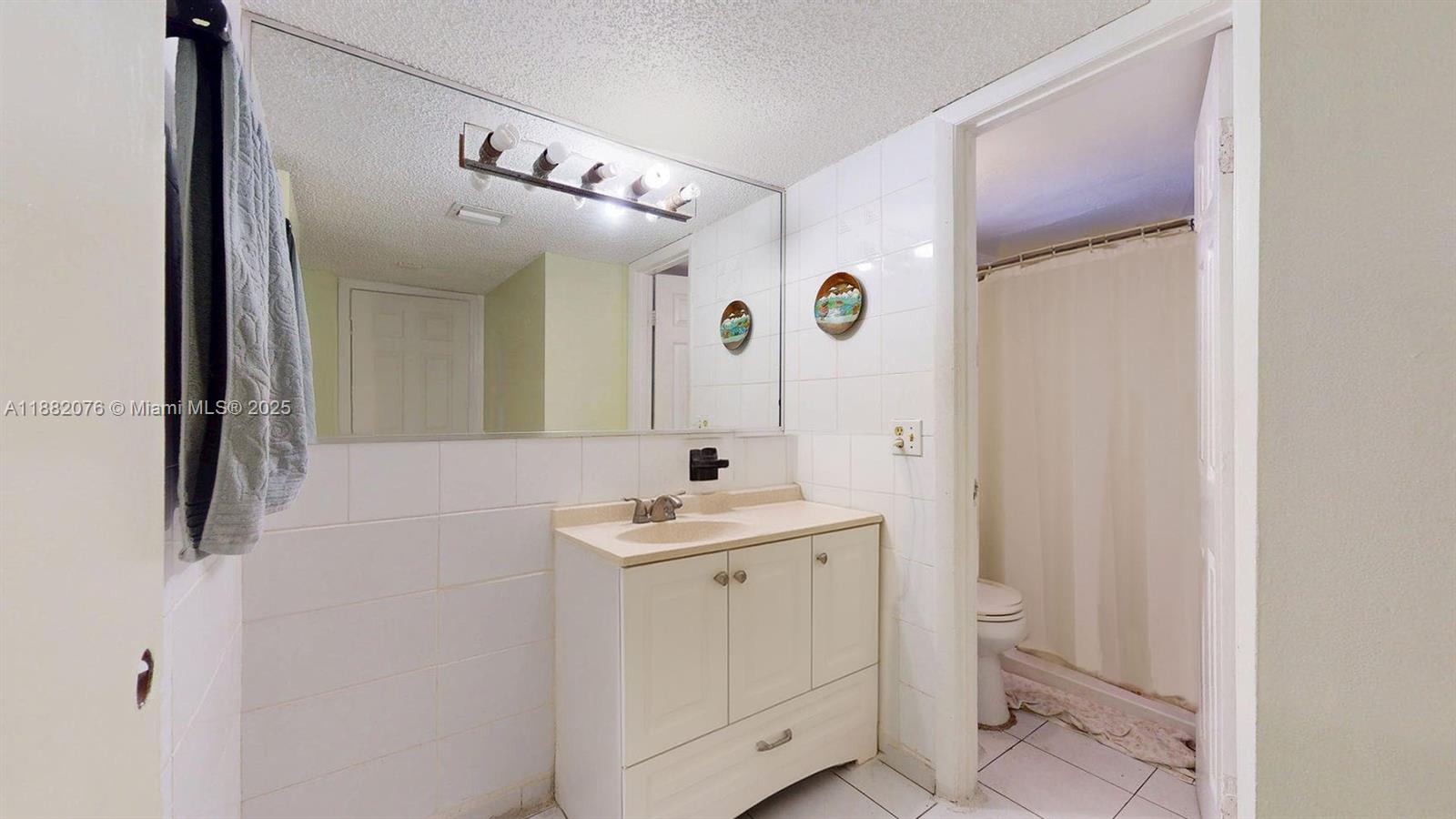 THE GREENS CONDO - Residential