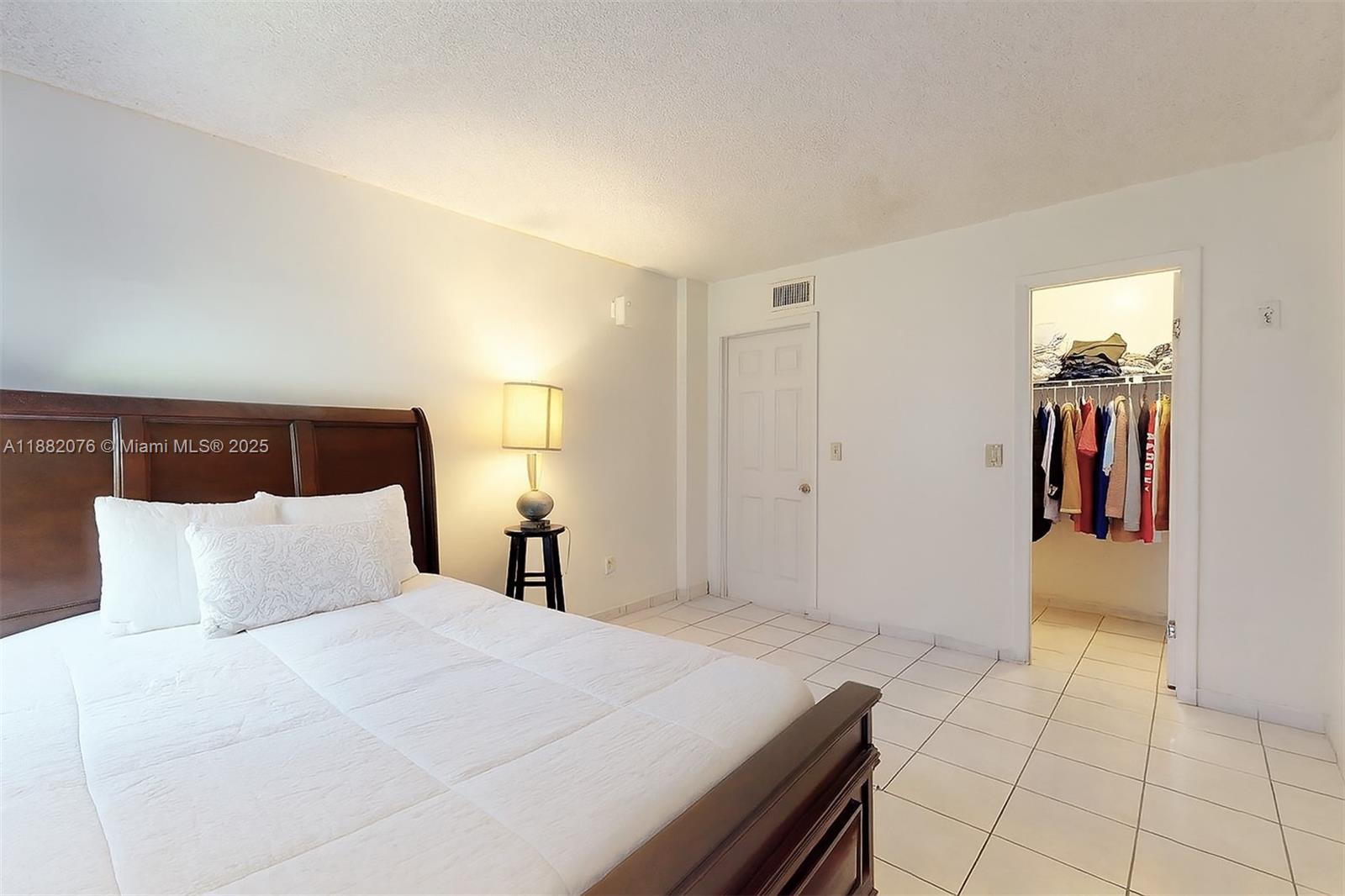 THE GREENS CONDO - Residential