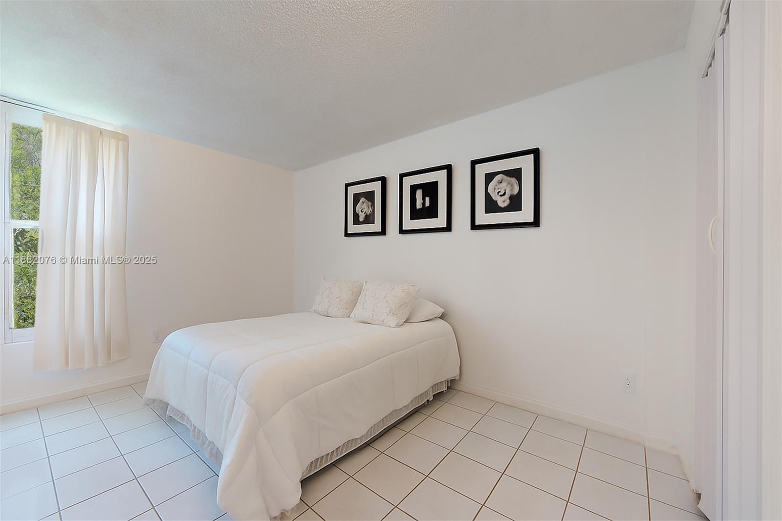 THE GREENS CONDO - Residential