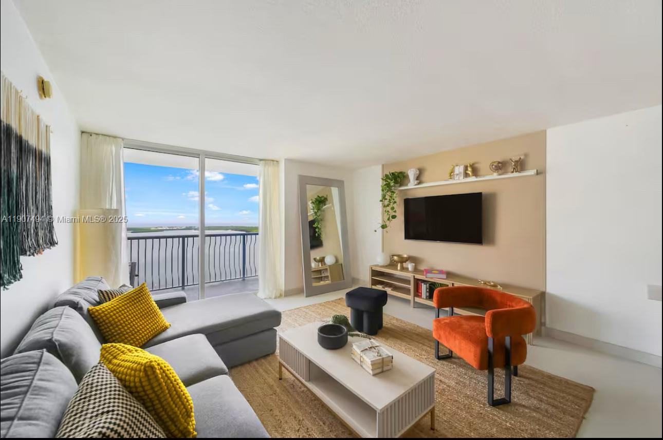 THE CLUB AT BRICKELL BAY - Residential Lease