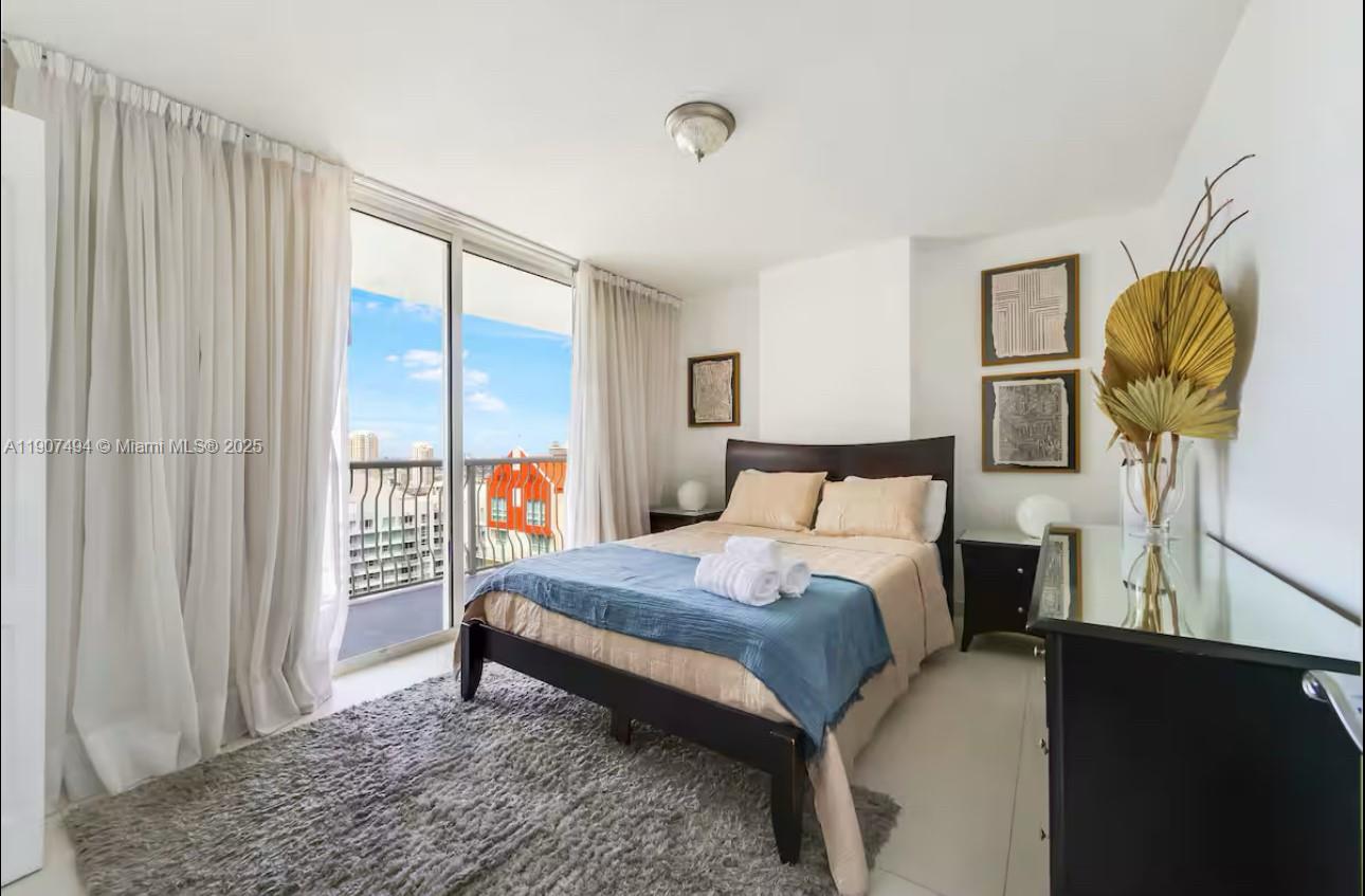 THE CLUB AT BRICKELL BAY - Residential Lease