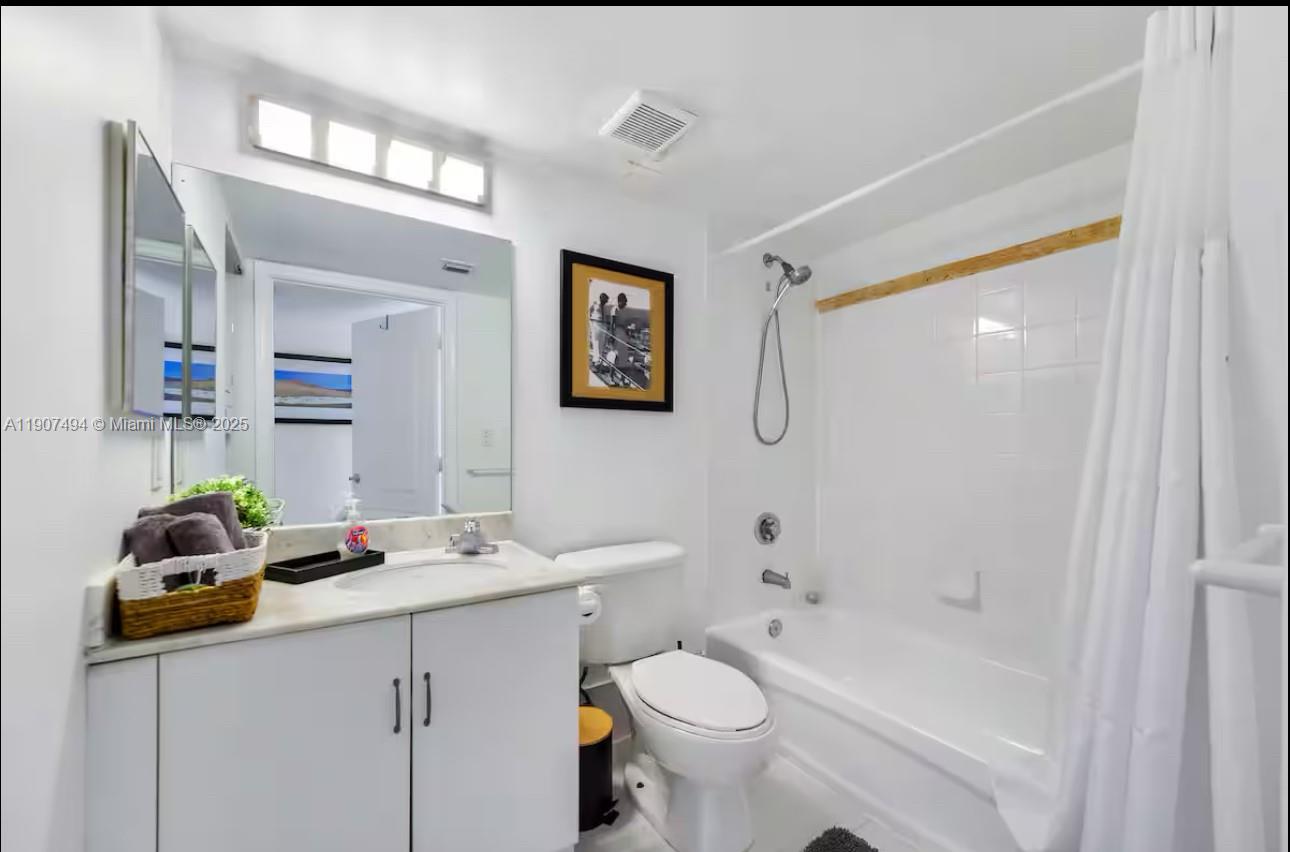 THE CLUB AT BRICKELL BAY - Residential Lease