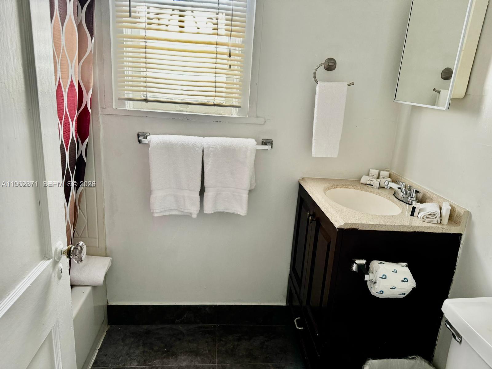 HOLLYWOOD - Residential Lease
