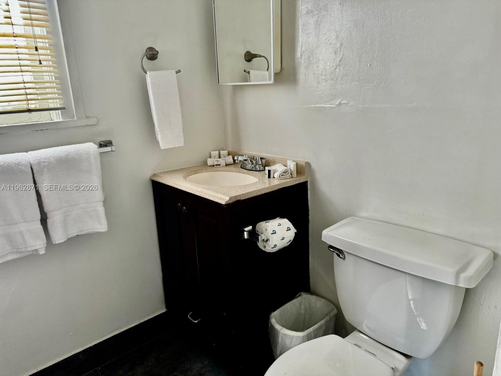HOLLYWOOD - Residential Lease