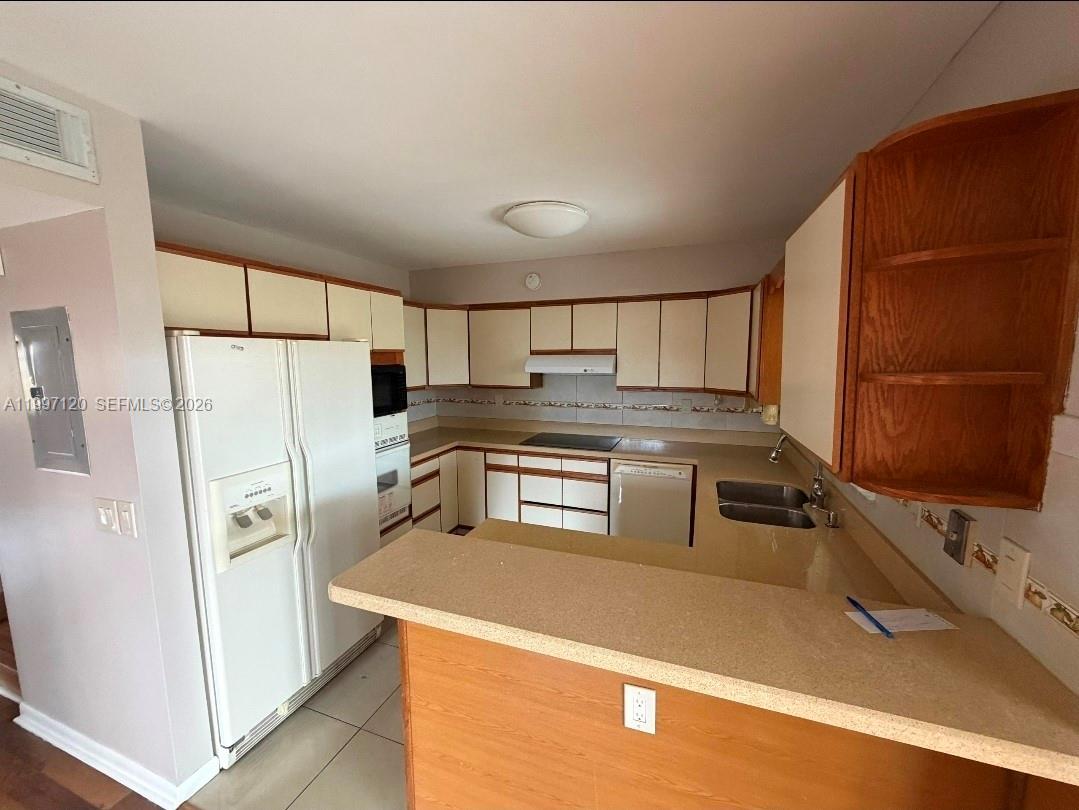 WEST PALM GARDENS VILLAS - Residential Lease