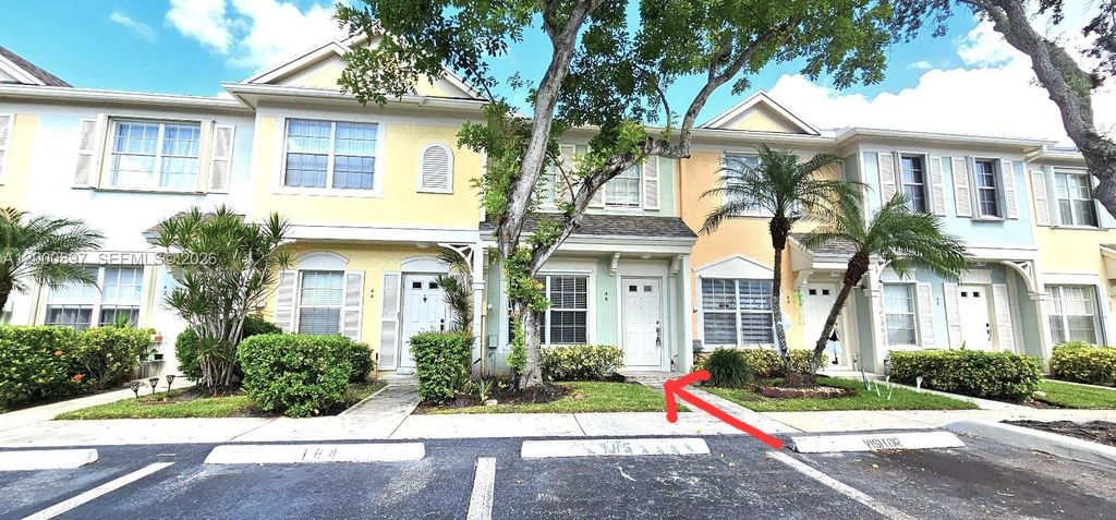 Photo of 46 Simonton Cir, Weston, FL 33326 (MLS # A12000897)