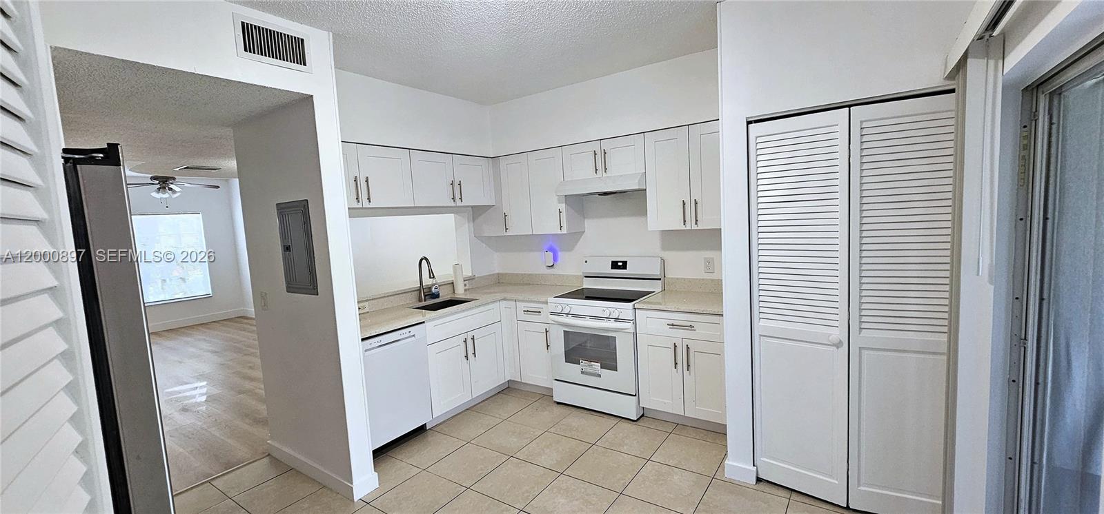 46 Simonton Cir