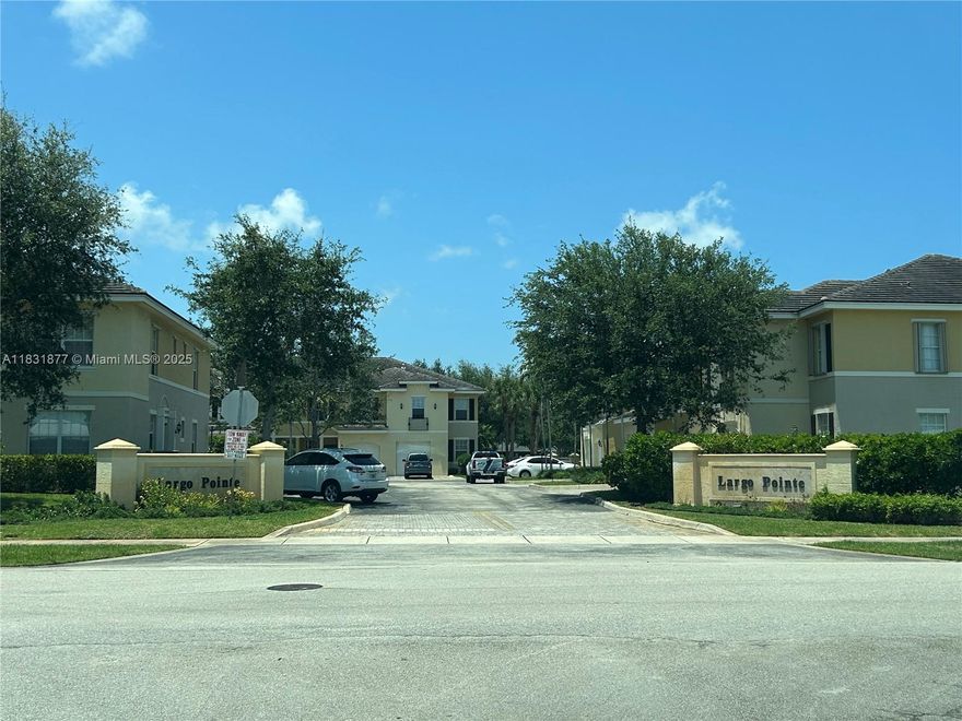 EXCELLENT TWO STORY TOWNHOUSE, WITH LAUNDRY ROOM , GARAGE, AND BEAUTIFUL PATIO FACING SMALL CANAL.  IT FEATURES AN OPEN KITCHEN AND SPACIOUS ROOMS.  LARGO POINT IS A SMALL TOWNHOUSE COMMUNITY, WITH A PRIVATE POOL.   EXCELLENT LOCATION.

IT IS “NOT” A 55 AND OLDER COMMUNITY.