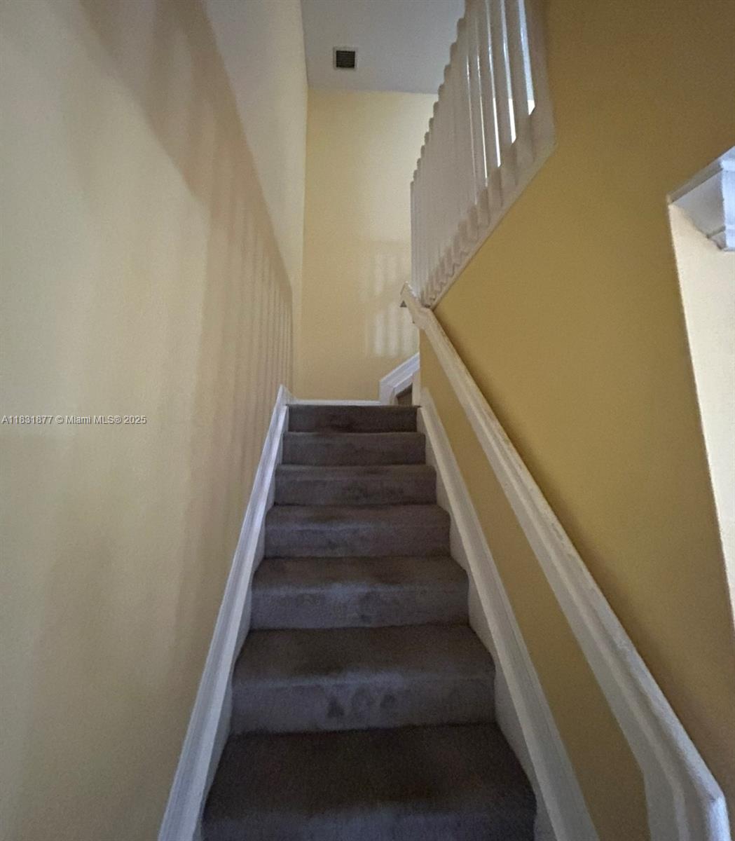 LARGO POINTE - Residential