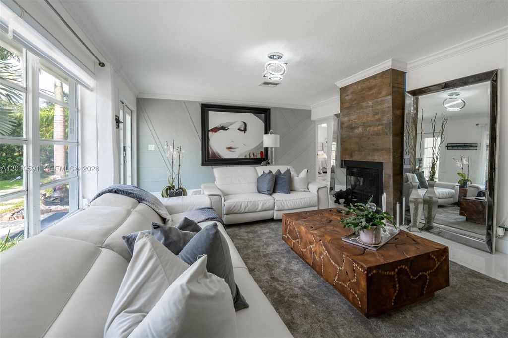 Photo of 1465 NE 53rd St, Fort Lauderdale, FL 33334 (MLS # A12019591)