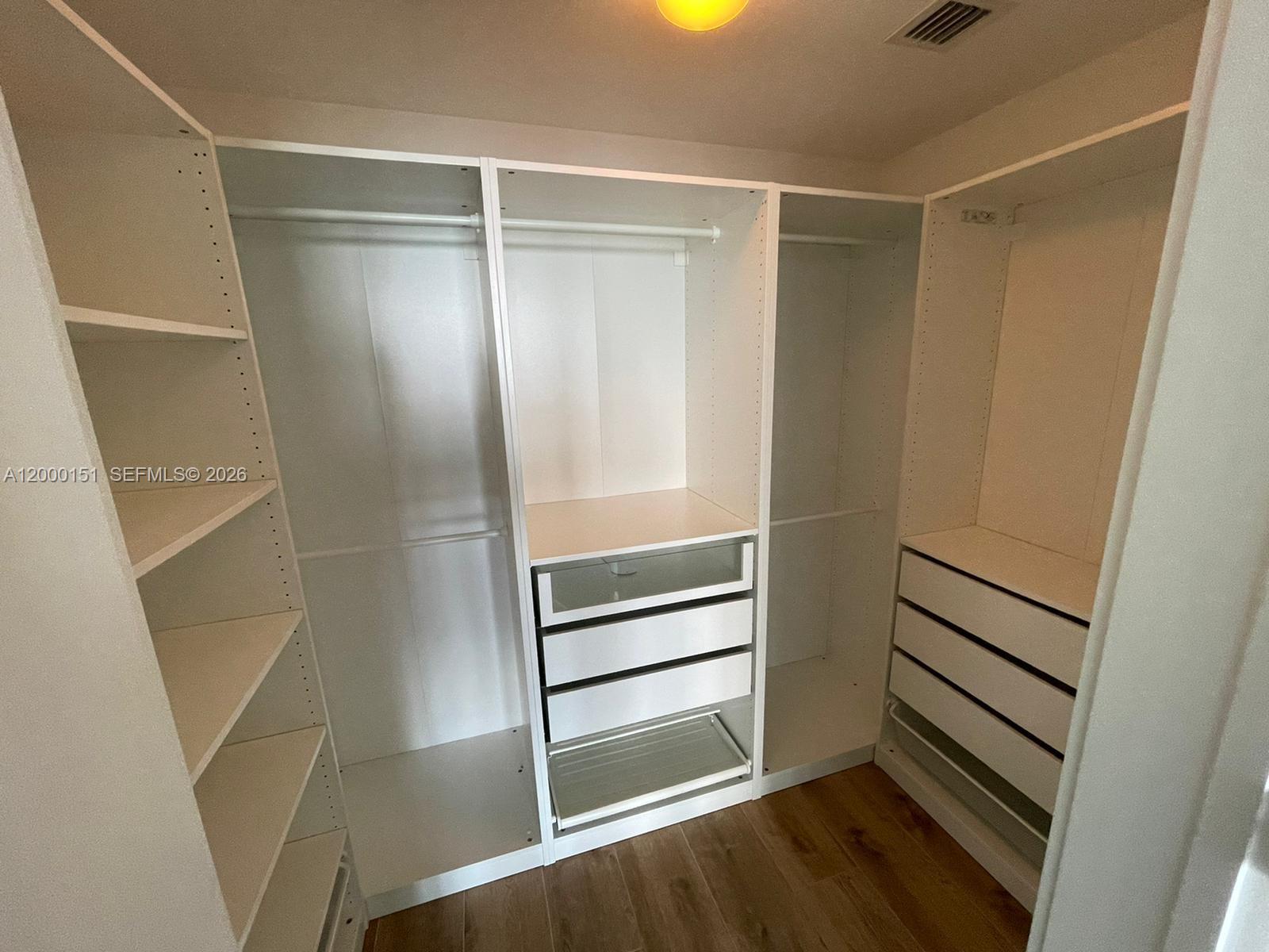 PARAISO BAY CONDO - Residential