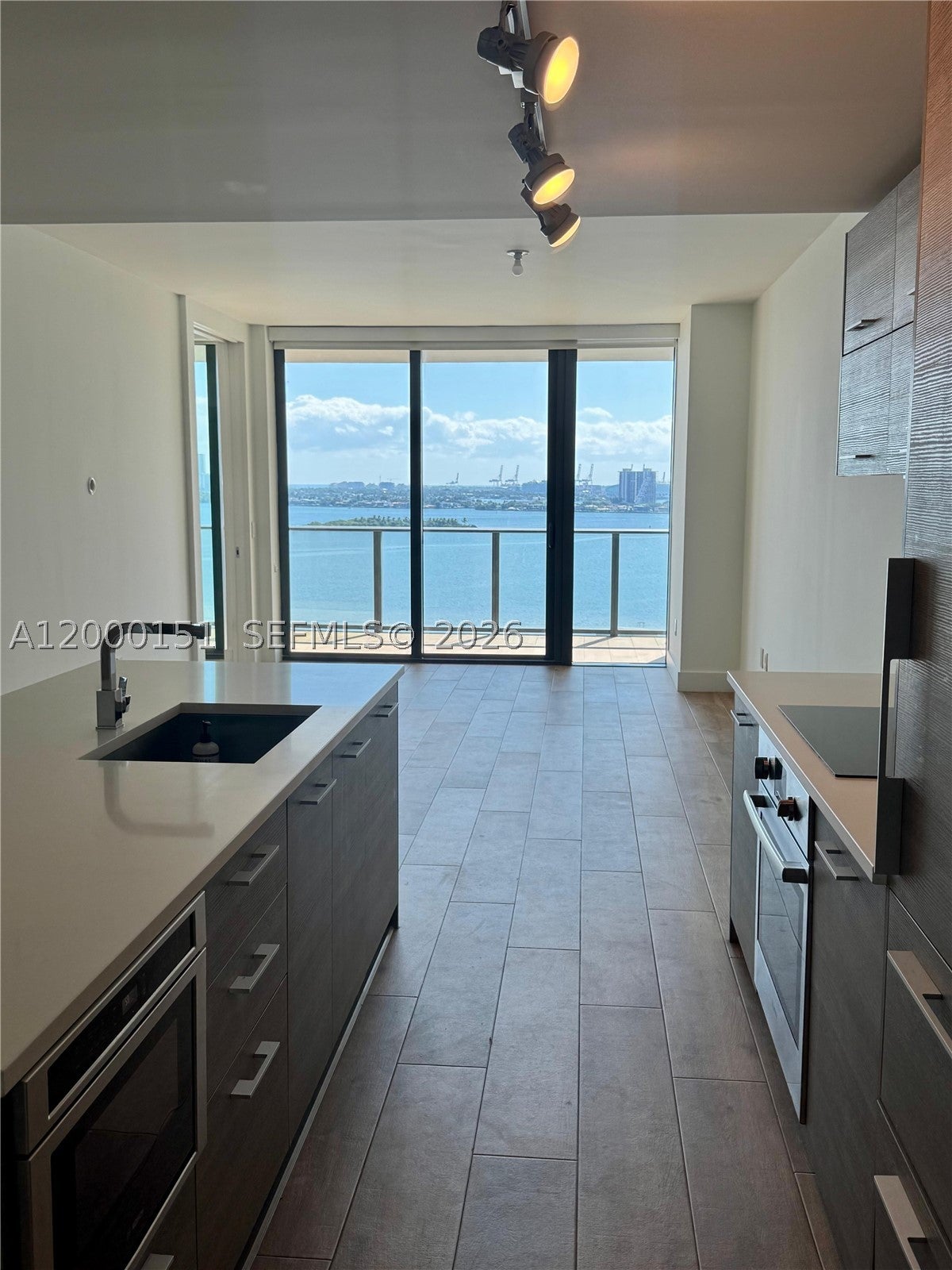 650 NE 32 street 1805