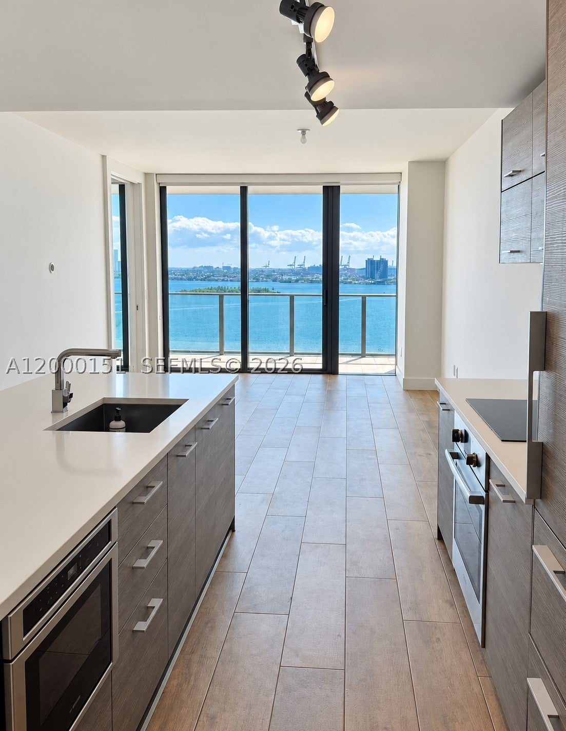 650 NE 32 street 1805