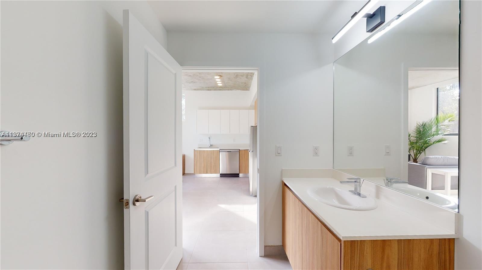 HIGHLAND PARK - Residential Lease