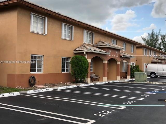 WEST PALM VILLAS III COND - Residential